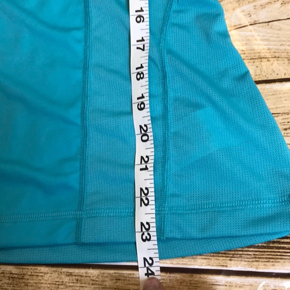 Reebok slim fit play dry workout tee size small - Picture 6 of 6